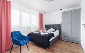 Apartments Kraków Czarnowiejska by Renters